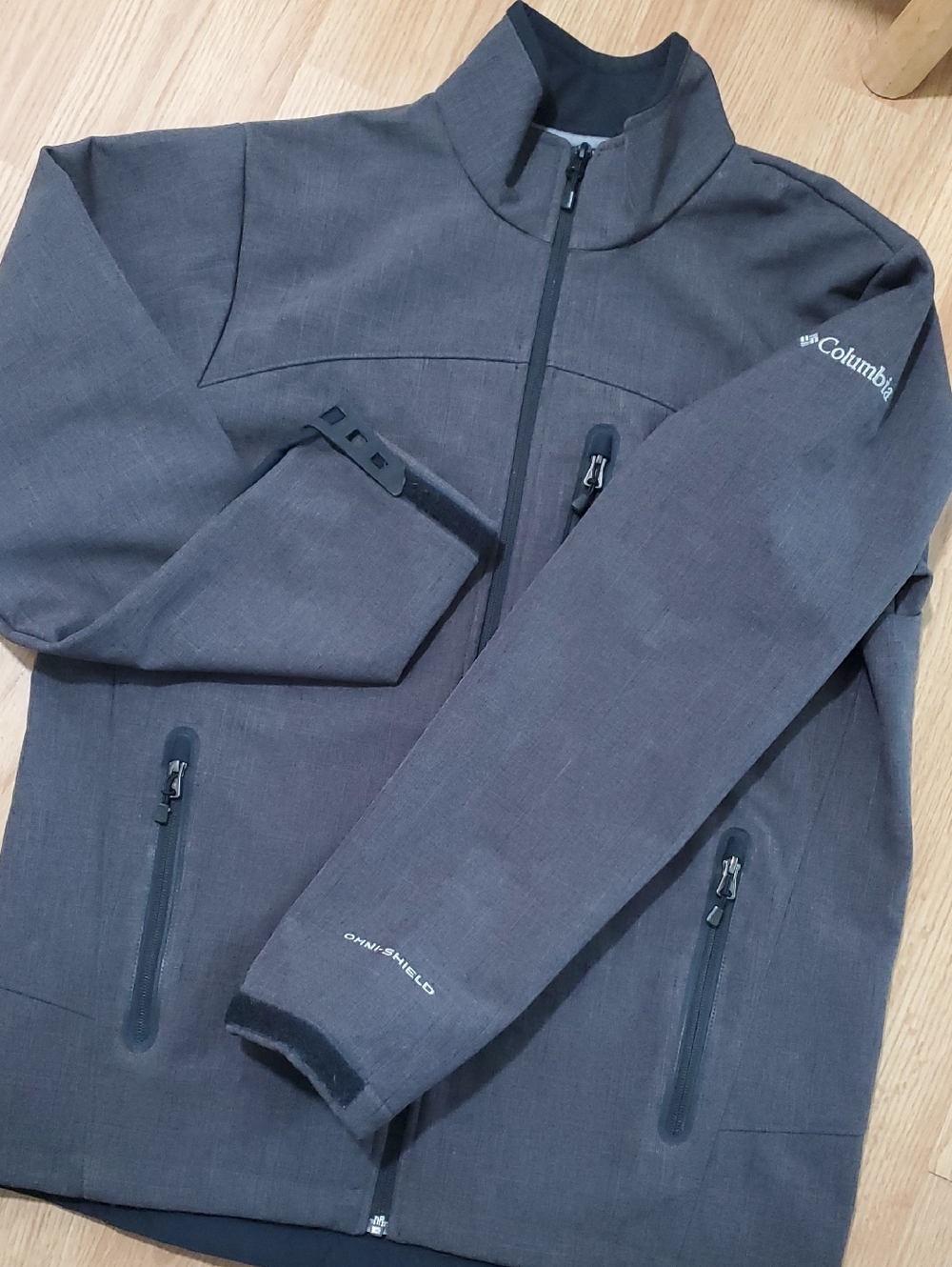 Columbia Men's Dark Gray Softshell Performance Jacket